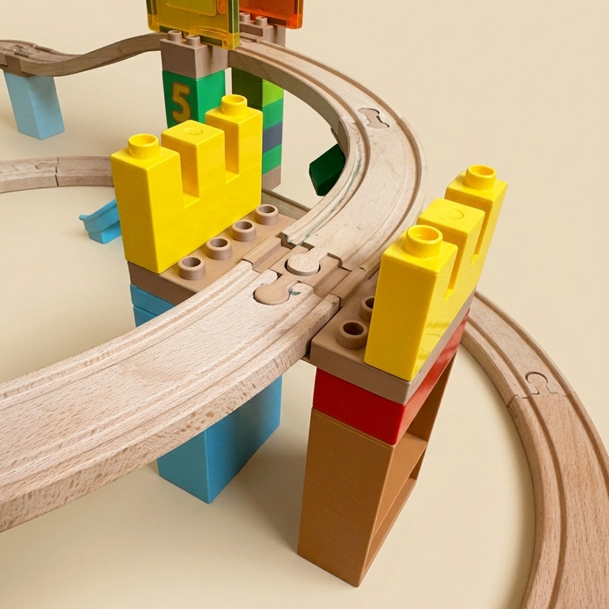 Adaptor șine lemn pentru constructii suspendate cu Duplo compatibili Brio print 3D TrainEra